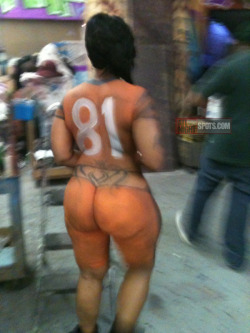 whitebooty:  Chad Ochocinco fans have huge asses… and are a bit insane. lol 