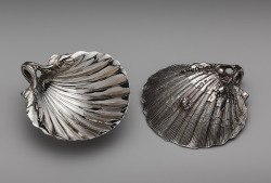 ratak-monodosico:  Two scallop-shell dishes from the Orloff Service, 1772–73Jacques-Nicolas Roettiers (Flemish, master 1765, active until 1777, died 1788)French; ParisSilver Source: Jacques-Nicolas Roettiers: Two scallop-shell dishes from the Orloff
