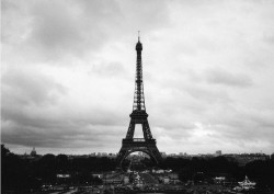 black-and-white:  tour eiffel* (by tae*)