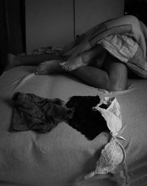 On a cold day, I want to play under the comforter with you slut!