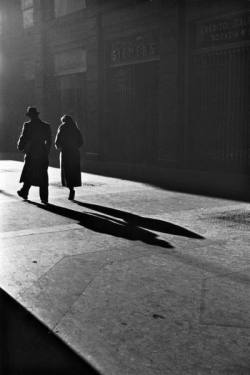 so30s:  Street scene,c. 1932 by Alfred Eisenstaedt