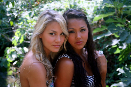 dana-all-over:  fuckyeahfilipinocuties:  sisters(same parents). both half filipino/half french. http://twotowhisper.tumblr.com  No way… THAT’S COOL.  theyre beautiful