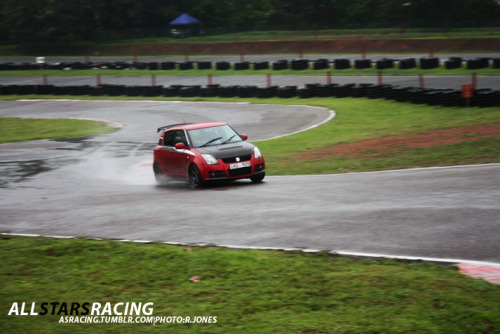 We can look at this Suzuki Swift all day, taking turn 6 at the Pannala race track…which we are going to since, flat tire = couldn't make it to Pannala today :(
Photo credits: R.Jones