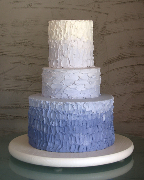 62442magic:  cakesnob:  Ombre Wedding Cake (by Zoe Lukas)  Ombre Wedding Cake for Charleen’s Ombre hair :P 