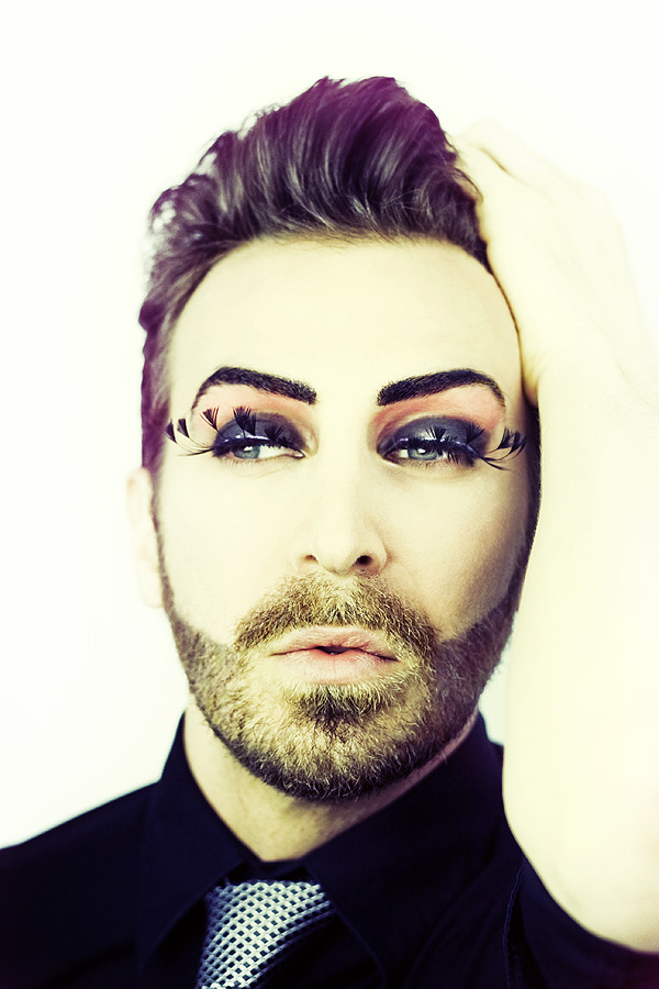 bearilynmonroe:  I present to you: Adam Glambeart 