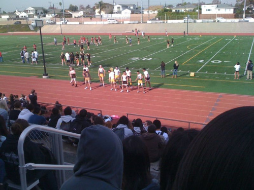nare-bear:  Powderpuff game today LOL  wackk… we had powderpuff at our school for like 3years and was the only school in my district that had it and last year stupid district ppl fXcked up and banned it from our district!! mthrfkrs suck haha. suck