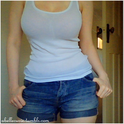 abellecurve:  me. [i don’t know what i did to deserve this waist-hip ratio, but you won’