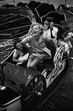 redlilith:  Kurt Hutton Young Women at fair, silverprint (1938) 