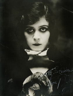 vintagegal:  Theda Bara 1916 