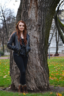 purpderp:  yourelyingdolores:  carociwa:  Evanna  Jenna until I read the caption I thought this was a picture of you.  @_______@ me gusta