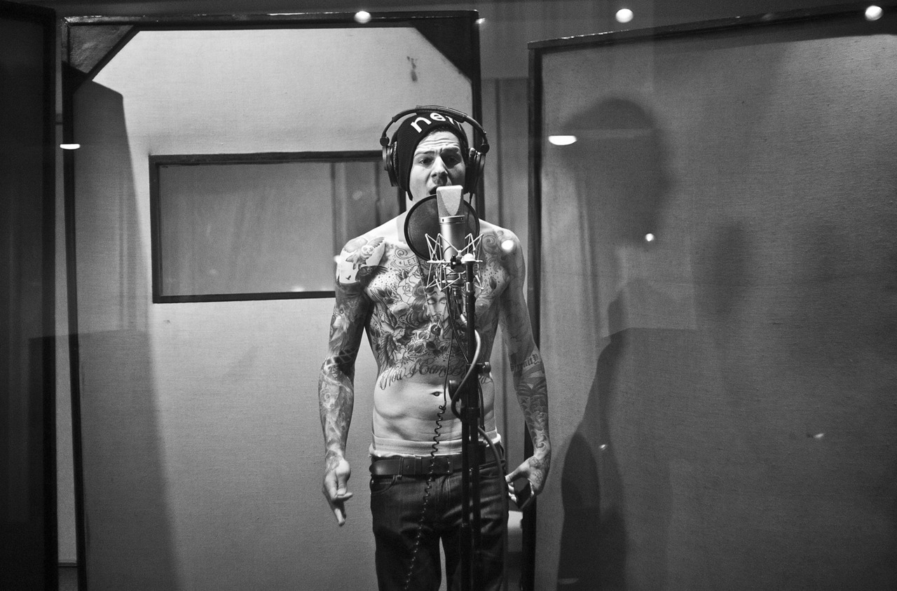 in-the-nbhd:  justinbettman:  Jesse James Rutherford- The Good Boys In Studio  Jesse.