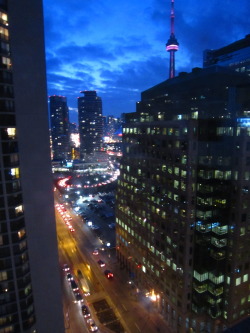 fuckyeahstreetlights:  View from the Westin Harbour Castle in Toronto, Canada. submitted by: vivalachaitea.tumblr.com 