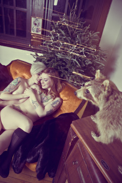 alysha:  corwinprescott:  Merry Christmas from Hattie Watson and Alysha Nett…vote five times for their new christmas sets on zivity and get rest of the secret set of the two of them together  i miss her!!!! alysha nett / hattie watson / corwin prescott