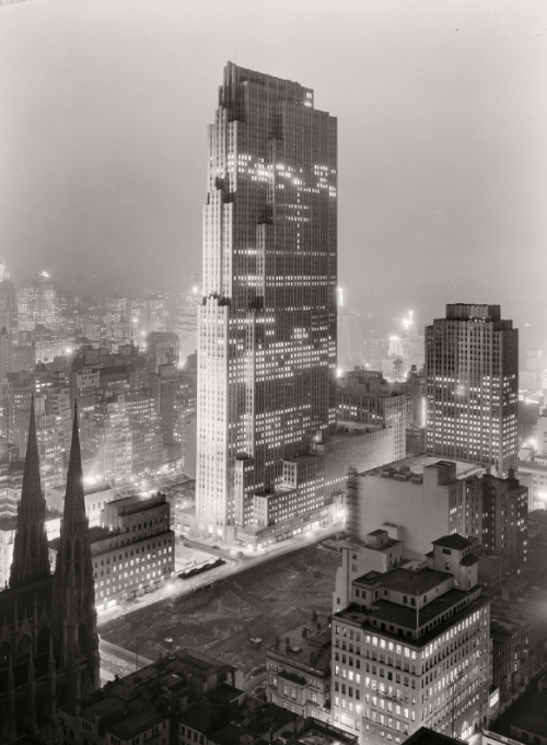 newamsterdamlemonade:  Rockefeller Center, 1939. 