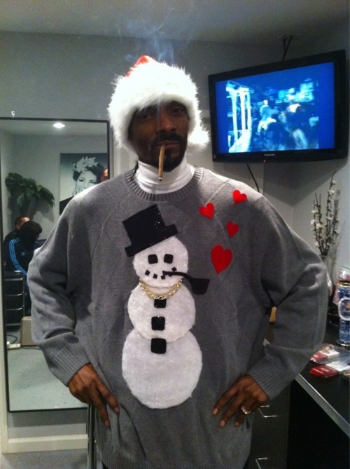 thalonelystoner:  thingsstonerslike:  Merry Cannabismas!  Unc!  