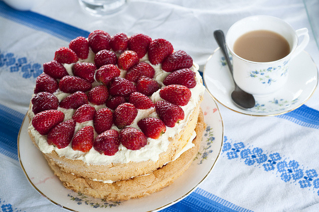 artpixie:  sponge cake (by upload) 