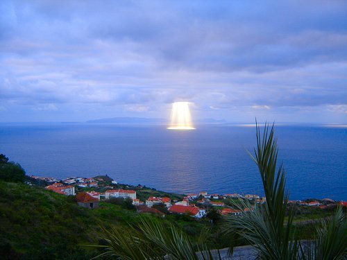 fuckyeahgeography:  Caniço: Madeira, PortugalSource: Don Amaro