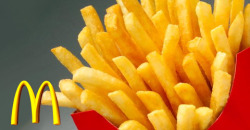 fuckyeahcomfortfood:  tips to getting fresh fries: ask for your fries to be unsalted. they automatically salt all the fries they make so they will be forced to make a new batch just for you. add your own salt from the condiments and profit  works