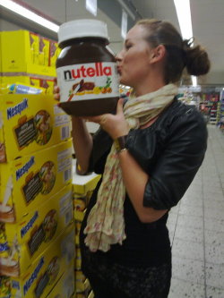 thedailywhat:  King Size Nutella of the Day: