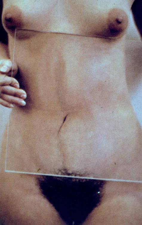 ana mendieta / glass on body (1972)