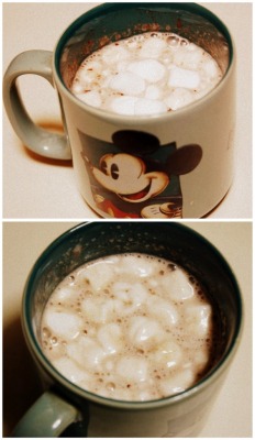 tb0t:  my coffee mug doubles as a hot cocoa