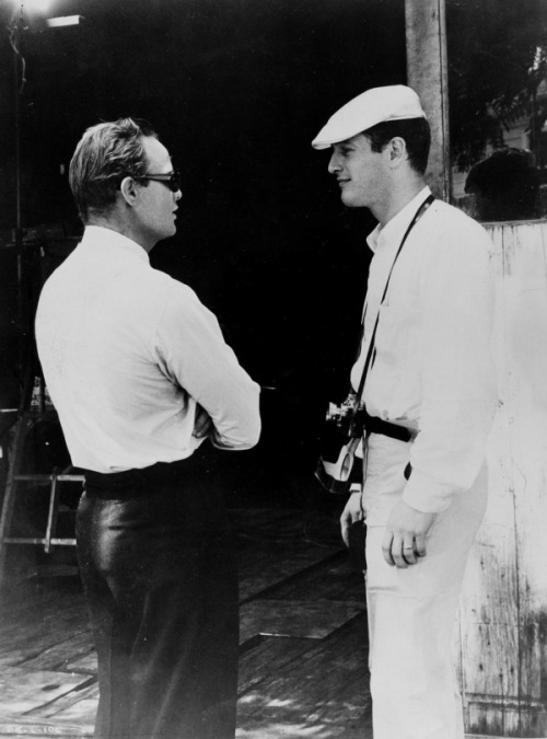 Marlon Brando &amp; Paul Newman.(via thelittlefreakazoidthatcould)