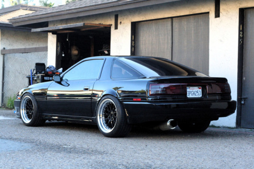 aww yeah the eighties Theme Tuesdays: MKIII Supras – Stance Is Everything - It’s all about how