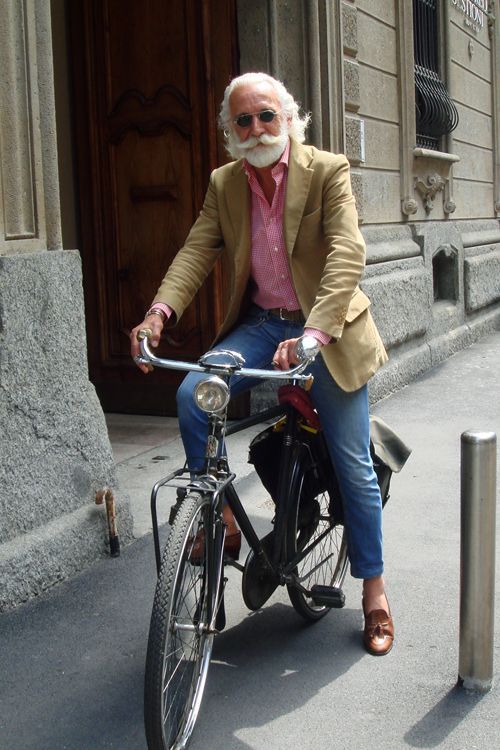 fuckyeahmenswear:  T’was the night before Crispymas. When all through the house. Not a blogger was s