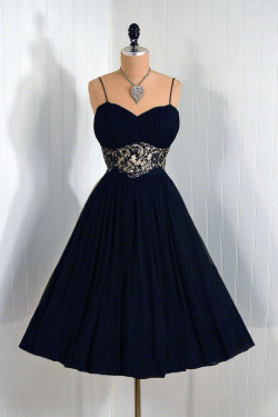 omgthatdress:  1950s dress via Timeless Vixen