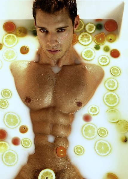 hotmalepicsss:  Follow me : For more hot guys : http://hotmalepicsss.tumblr.com/ For
