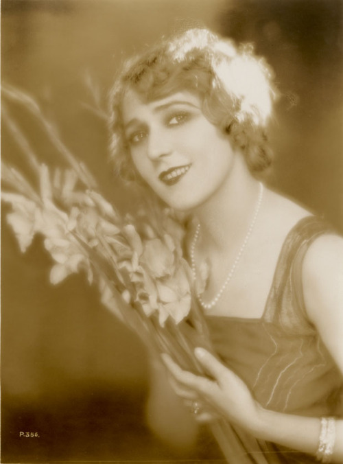 marybabygladyspickford:  Photographed by Edwin Bower Hesser, late 1920s.
