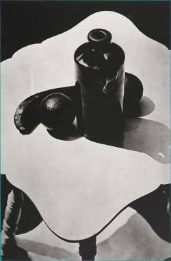 yama-bato:   Paul Strand (1890-1976) Jug