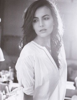 mytasteinwomen:  luellazezeze:  Camilla Belle