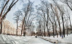 theworldwelivein:  Snowy Arch | St. Petersburg, Russia© Janey Kay 