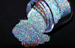 cuntymint:  Oh god I love glitter so much.