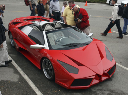 legitandshit:  john-aye-than:  Damn.. look at it. Looks so mad.  undercover transformer 