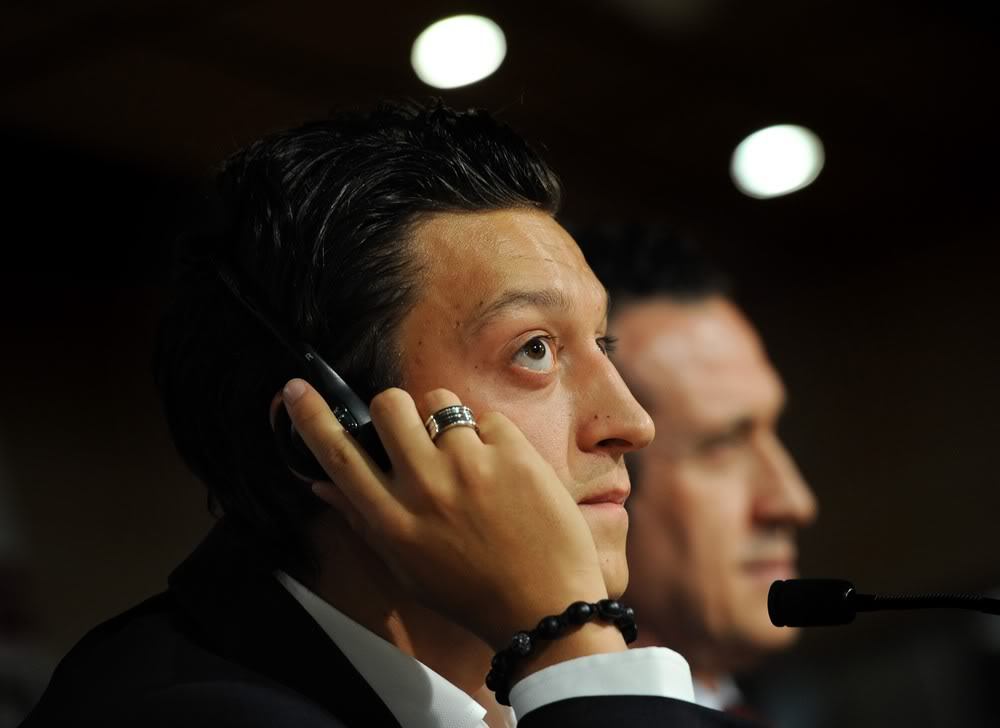 I missed Özil today, he was there, but at the same time he wasn&rsquo;t. I want