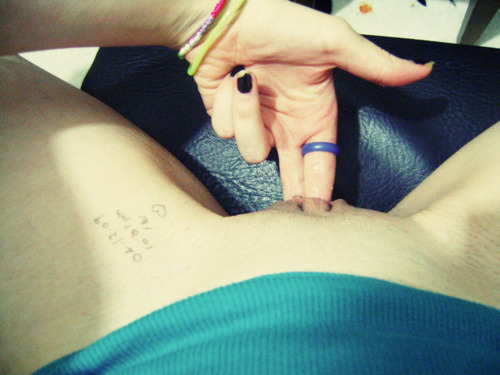 suchcuriousanimals:  odelyon:  Selfshot I expect to be unfollowed.   !!!!