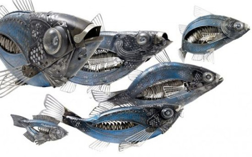 Metal scrap fish