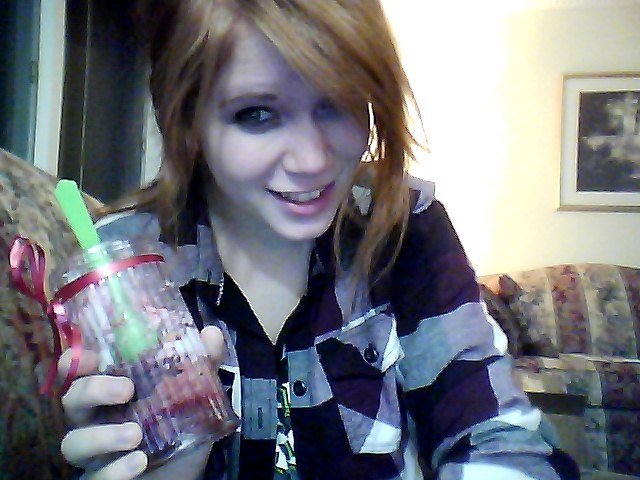 nomnomnom cupcake in a jar :D Thank you tumblr! 