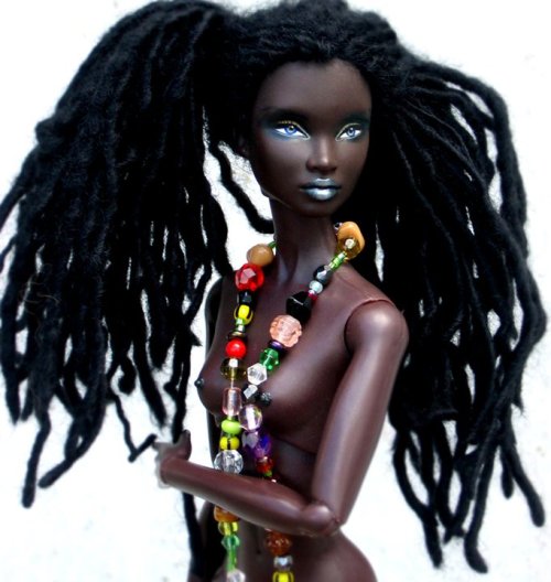 louisa-crystal:  breezyandapples:  Aren’t they  beautiful? I’ve found tons of these dolls photos on a fb page titled naturally beautiful us..and they have all sorts of dolls with loc’ed hair featured on there!! They are very inspiring, so thought