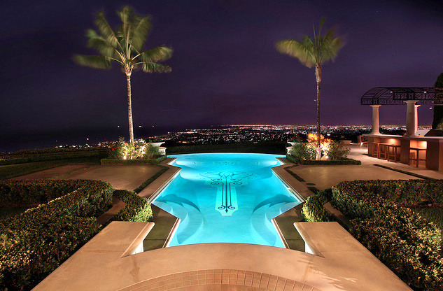 its like Clarky&rsquo;s pool but in reverse&hellip; i wish i lived there