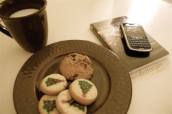 -lovelyaffair:  OMG THOSE CHRISTMAS COOKIES &lt;3  I LOVE THOSE COOKIES OMG We never have them D&rsquo;: