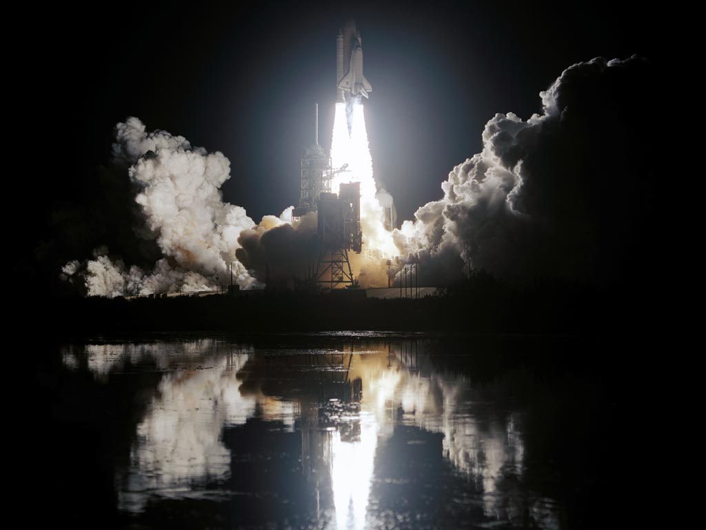 myblackeverything:  Fuck a G6. I’m fly like Space Shuttle.     lol