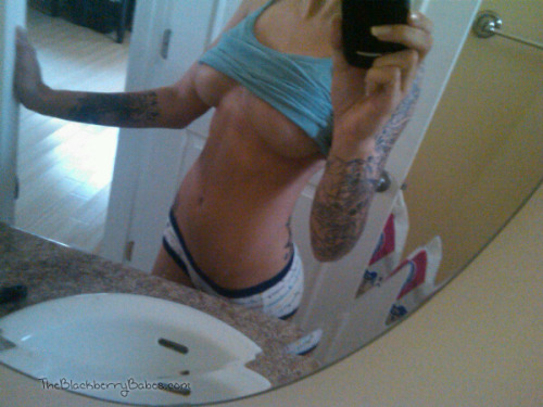 pikks:  hot @juelzventura #selfshot