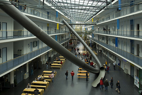 waltzmearoundagain:  beckysanspants:pertoleum:iameryka:    A university in Munich