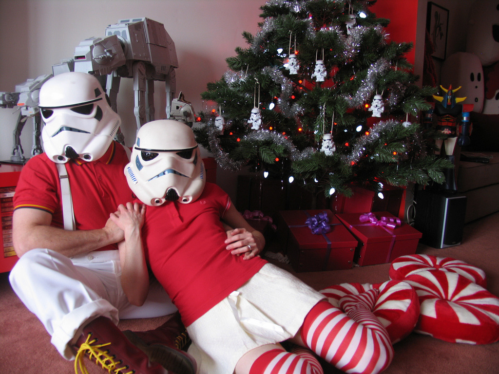 thedailywhat:  Christmas Card Photo of the Day: Merry Christmas from the most romantic