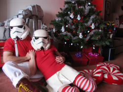 thedailywhat:  Christmas Card Photo of the