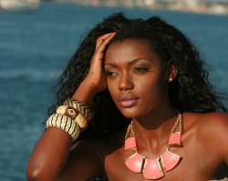 juicysistas:  Lesliana Pereira, Miss Angola