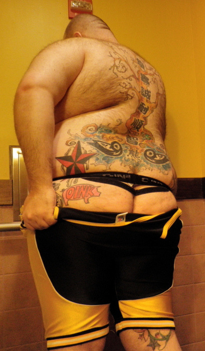 chubstermike:  818cuddlebear:  fucken sexy as back and those tatts woof specially the piggy one mmmmm  He is one sexy tatted man.. U should see his video of him and his dildo going at it in the shower/tub, it’s awesome!!!  seen that vid! sooo hot